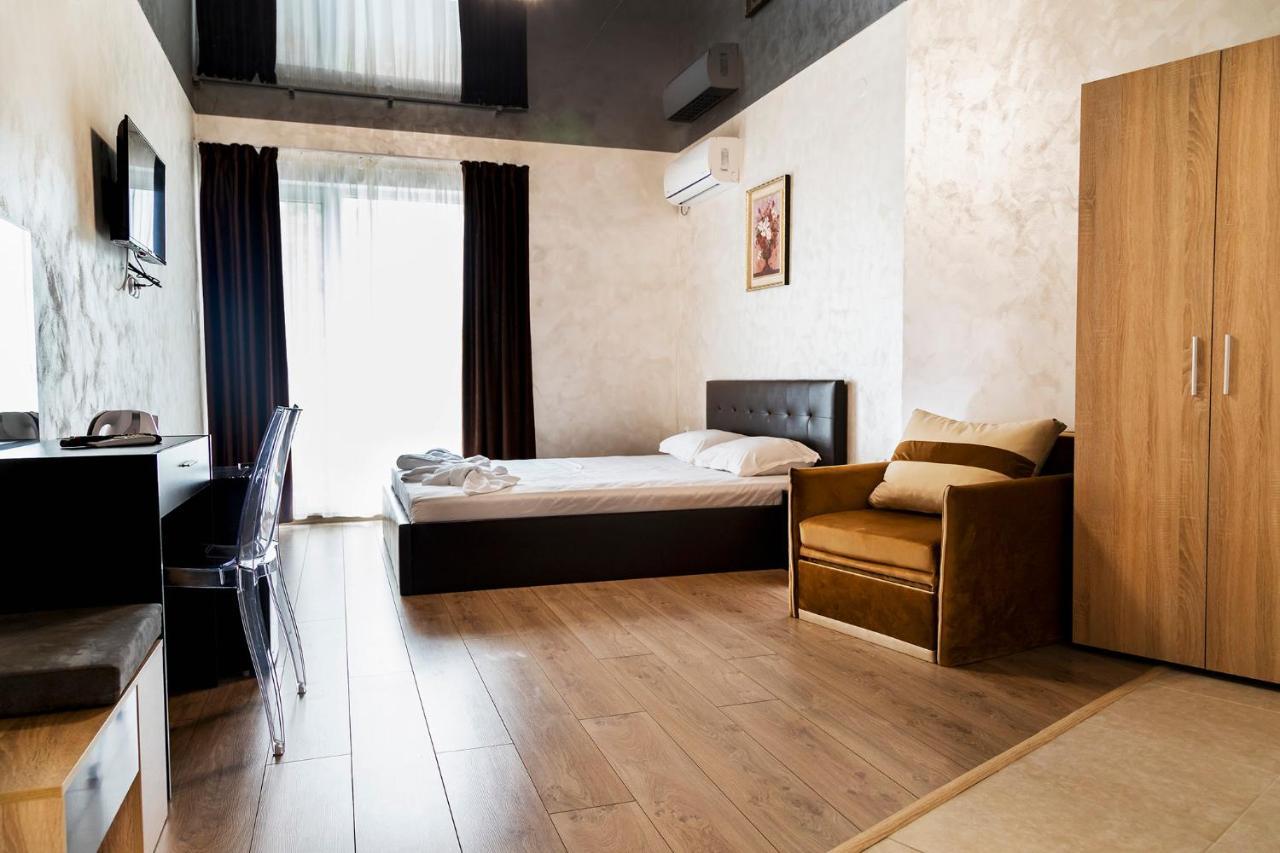 Family Hotel - City Hotel Yambol Exterior foto